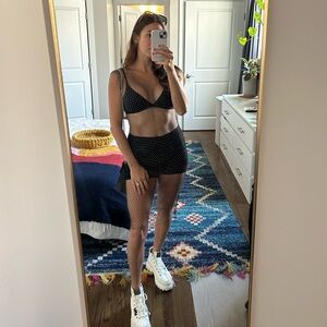 Meet your Posher, Leslie